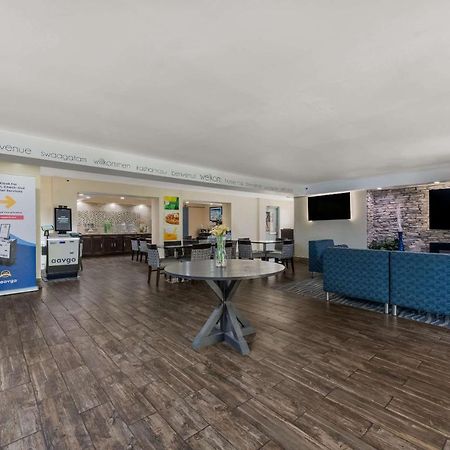 שרלוט Quality Inn & Suites Airport מראה חיצוני תמונה