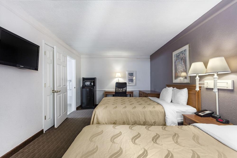שרלוט Quality Inn & Suites Airport מראה חיצוני תמונה