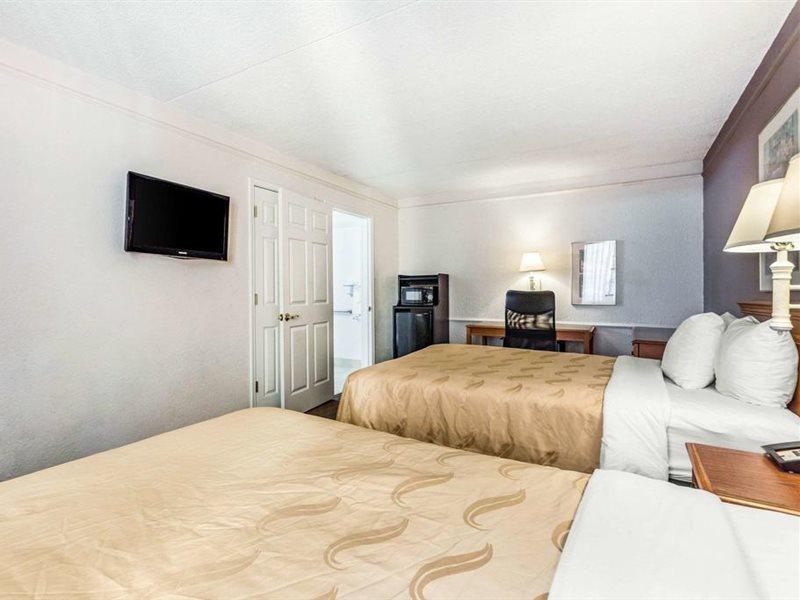 שרלוט Quality Inn & Suites Airport מראה חיצוני תמונה
