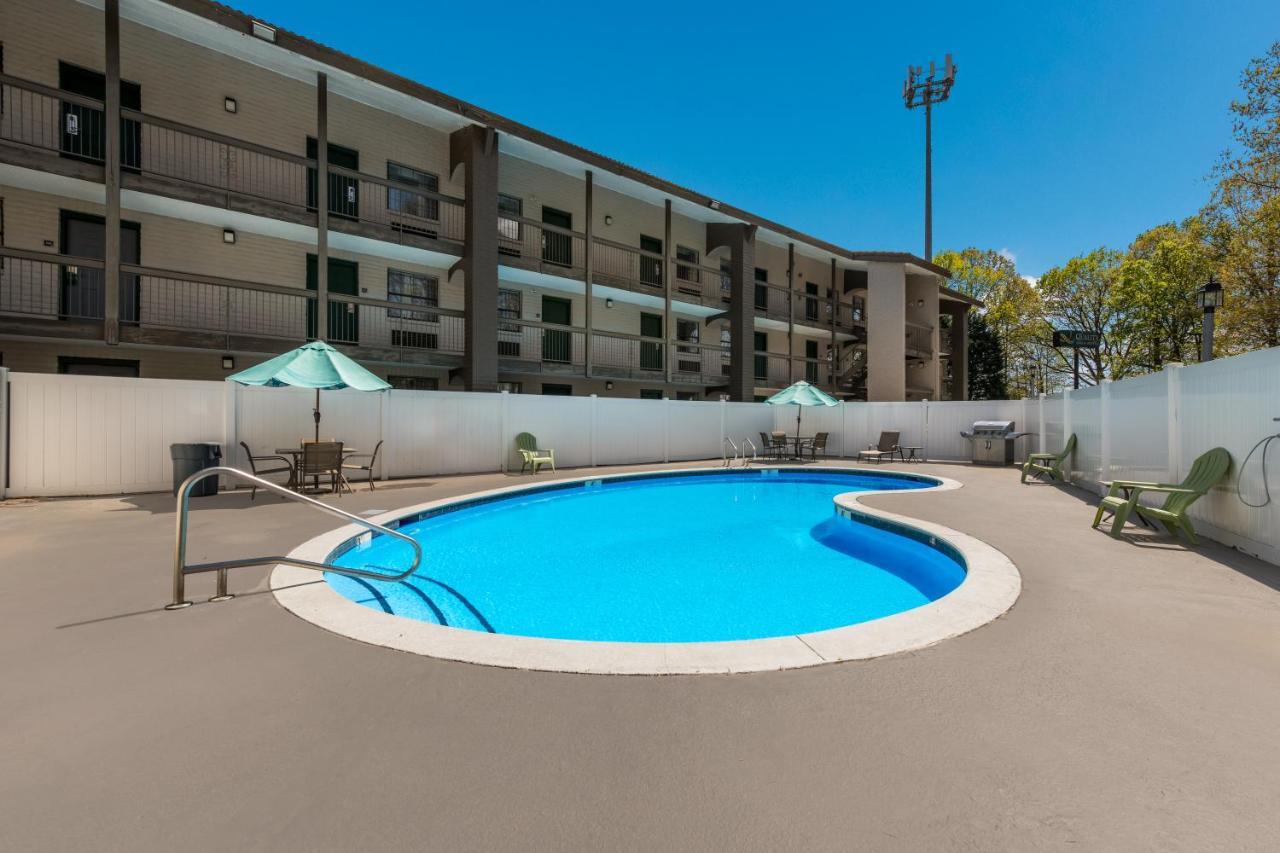 שרלוט Quality Inn & Suites Airport מראה חיצוני תמונה