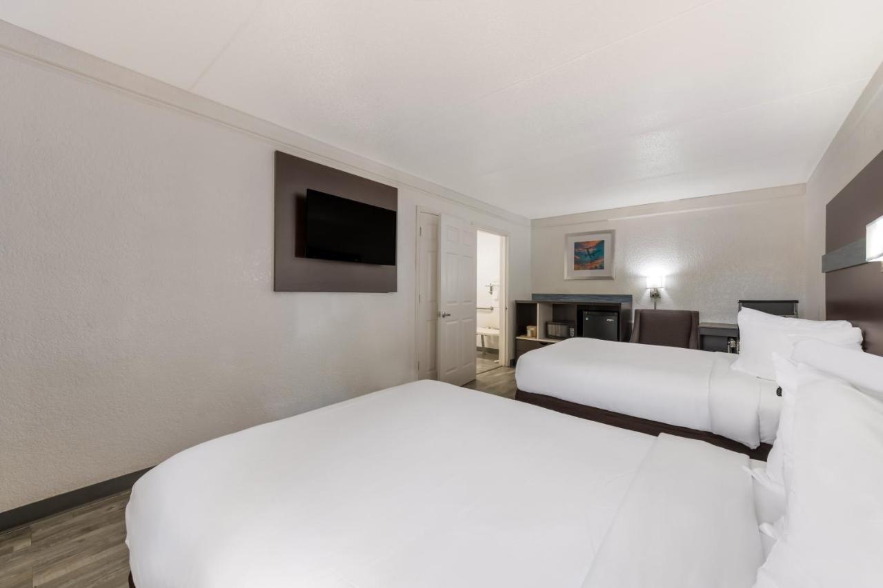 שרלוט Quality Inn & Suites Airport מראה חיצוני תמונה