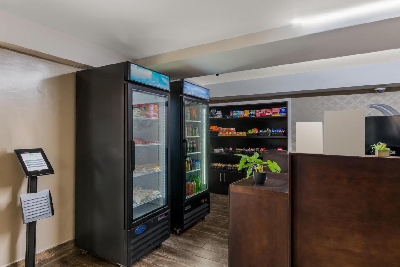 שרלוט Quality Inn & Suites Airport מראה חיצוני תמונה