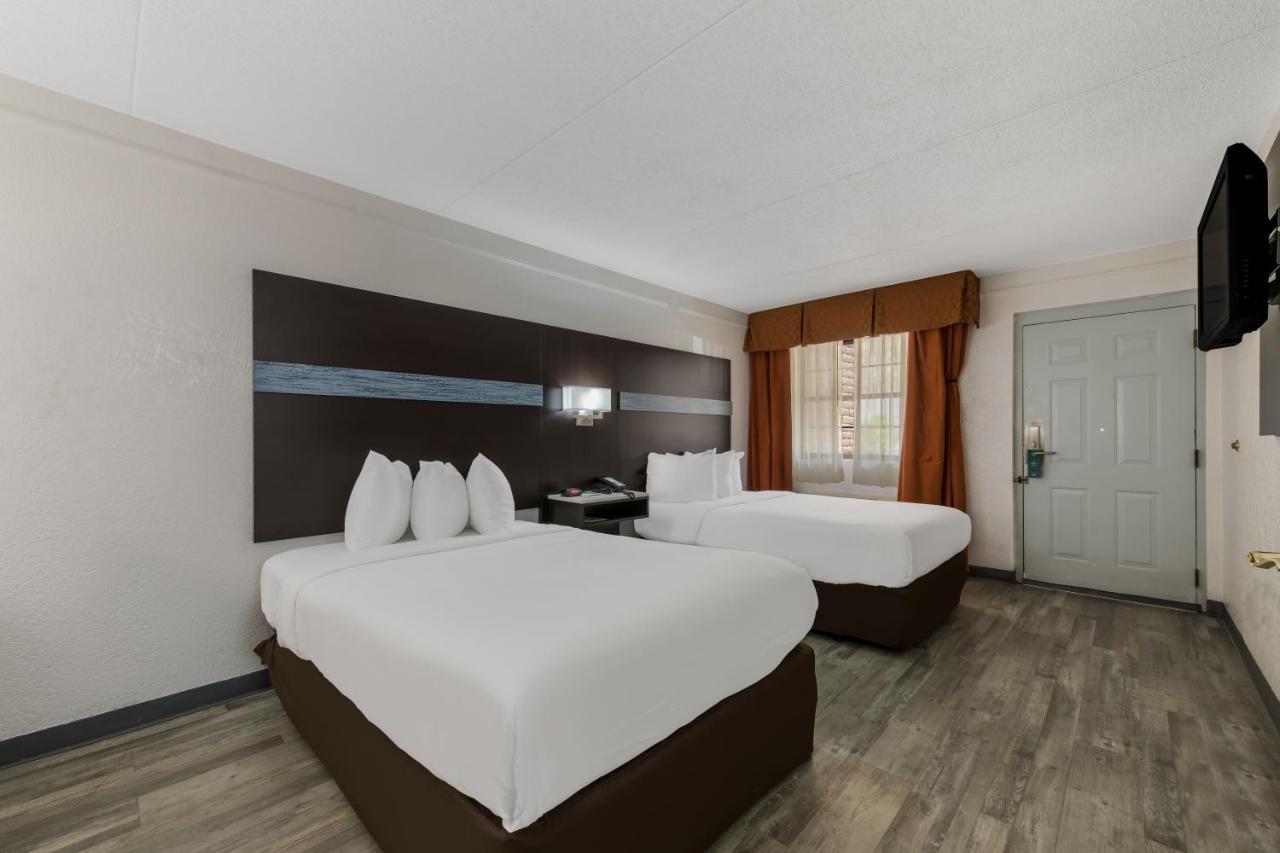שרלוט Quality Inn & Suites Airport מראה חיצוני תמונה