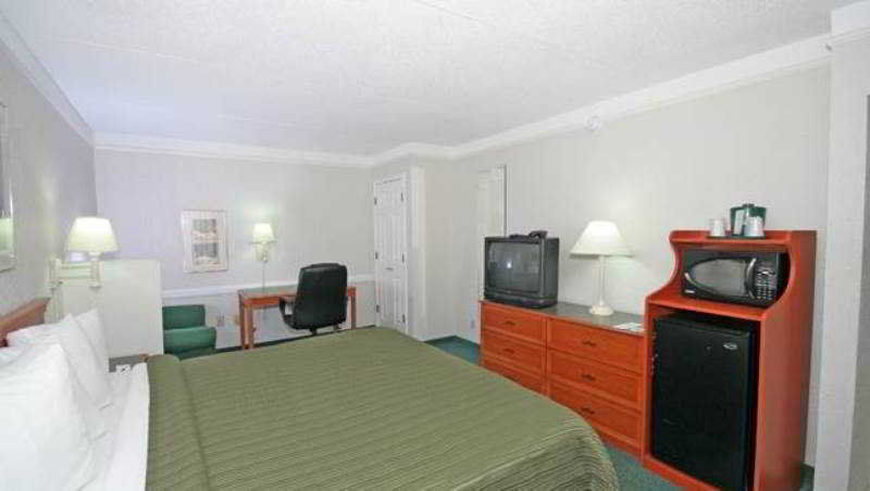 שרלוט Quality Inn & Suites Airport מראה חיצוני תמונה