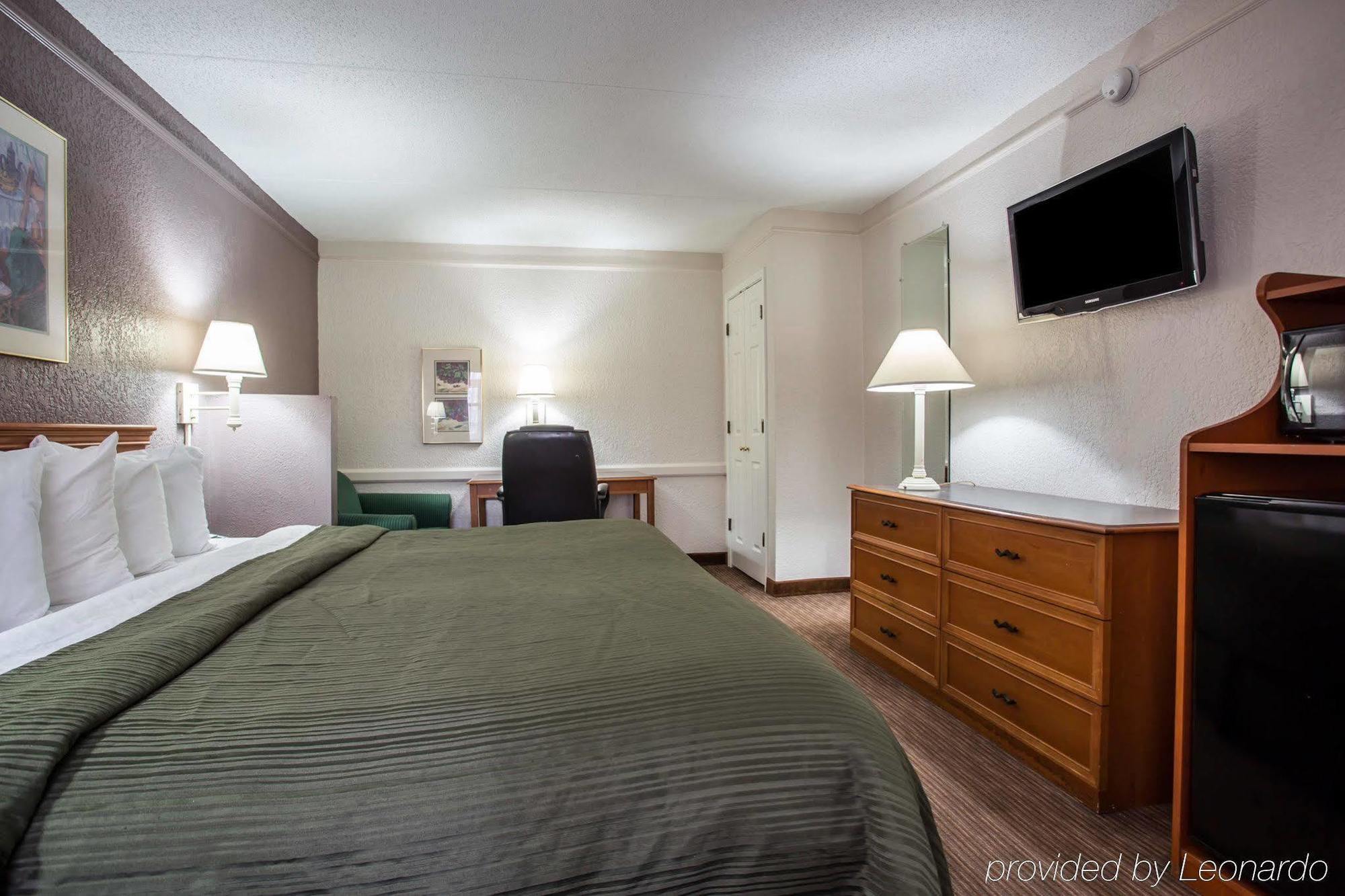 שרלוט Quality Inn & Suites Airport מראה חיצוני תמונה