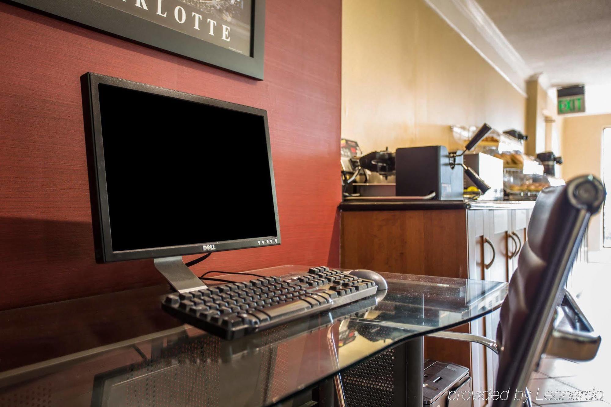 שרלוט Quality Inn & Suites Airport מראה חיצוני תמונה