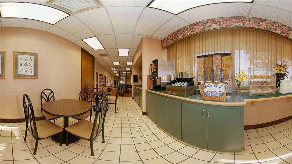 שרלוט Quality Inn & Suites Airport מראה חיצוני תמונה