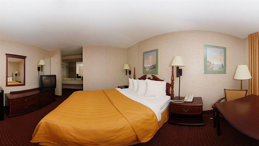 שרלוט Quality Inn & Suites Airport מראה חיצוני תמונה
